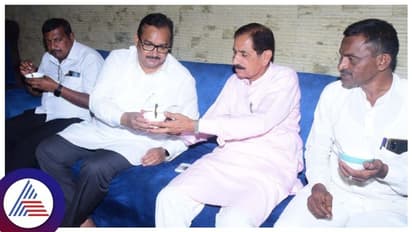 ರಂಜಾನ್ ನೆಪದಲ್ಲಿ ರಾಜಕೀಯ ಬದ್ಧ ವೈರಿಗಳ ಭೇಟಿ, ಕುತೂಹಲಕ್ಕೆ ಕಾರಣವಾಯ್ತು ಸೊಗಡು ಶಿವಣ್ಣ ನಡೆ!