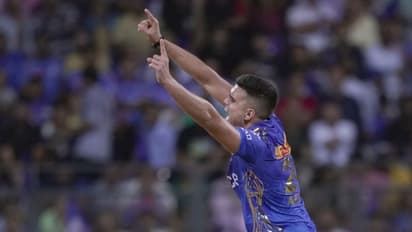 മുംബൈയെ ഇഞ്ചപ്പരുവമാക്കി പഞ്ചാബ്; കറന്, ജിതേഷ്, ഹര്പ്രീത് വെടിക്കെട്ടില് 214 റണ്സ്