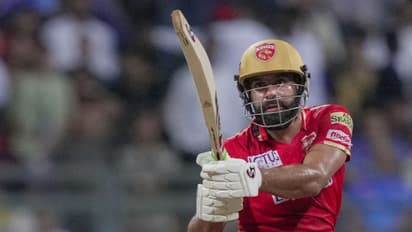 അടിയെന്നൊക്കെ പറഞ്ഞാല് മുംബൈ ബൗളര്മാരെ ഓടിച്ചിട്ടടി; റെക്കോര്ഡുകള് വാരിക്കൂട്ടി പഞ്ചാബ് കിംഗ്സ്