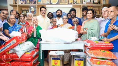 'ருத்ரன்' பட வெற்றியை முதியோர் இல்லத்தில் கொண்டாடிய ராகவா லாரன்ஸ் - சரத்குமார் உள்ளிட்ட படக்குழுவினர்!