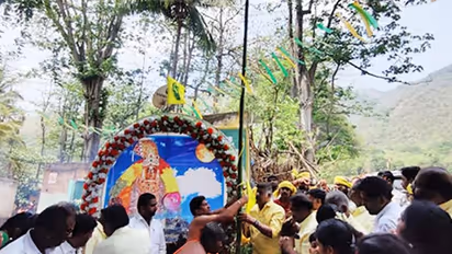  கண்ணகி கோவிலில் சித்ரா பெளர்ணமி திருவிழா.. திரளான பக்தர்கள் சாமி தரிசனம்.. 