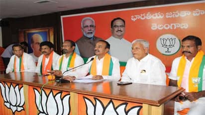 వీరుడు కన్నీళ్లు పెట్టుకోడు: రేవంత్ రెడ్డికి ఈటల కౌంటర్