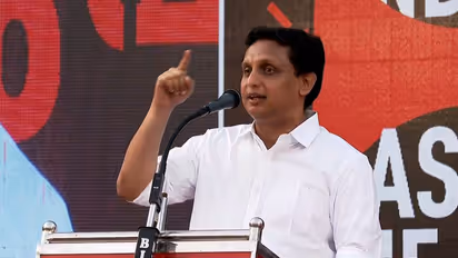 'രാത്രി ഗുഡ് നൈറ്റ് പറയുന്ന കോൺഗ്രസ് നേതാക്കൾ ഗുഡ് മോർണിംഗ് പറയുമ്പോൾ ബിജെപി, വന്ദേ ഭാരത് അവകാശം': റിയാസ്