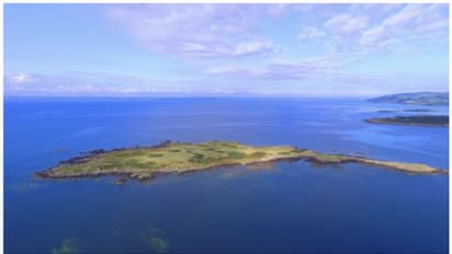 1.5 കോടി രൂപയുണ്ടോ? എങ്കില്‍ 25 ഏക്കറുള്ള ഈ സ്കോട്ടിഷ് ദ്വീപ് സ്വന്തമാക്കാം 