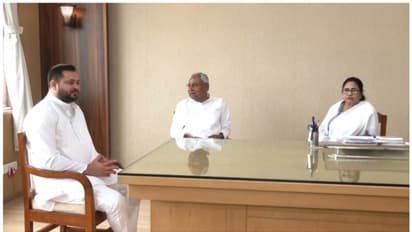 'പ്രതിപക്ഷം ഒറ്റക്കെട്ട്, പാർട്ടികൾക്കിടയിൽ ഈഗോ ഉണ്ടാകില്ല'; നിതീഷ് കുമാറുമായി കൂടിക്കാഴ്ച നടത്തി മമത ബാനർജി