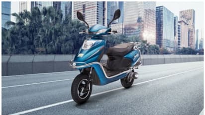 70 കിമി മൈലേജ്, വില 49,990 മാത്രം; ഈ സ്കൂട്ടര് നിങ്ങളെ കൊതിപ്പിക്കും!