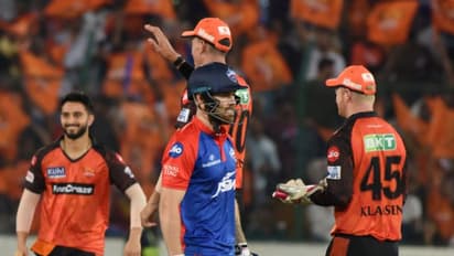 സണ്‍റൈസേഴ്‌സിനായി സുന്ദരം വാഷിംഗ്‌ടണ്‍ സുന്ദറും ഭുവിയും; ഡല്‍ഹിക്ക് ഭേദപ്പെട്ട സ്കോര്‍