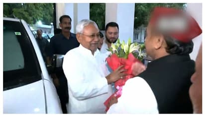 'ബിജെപിയെ അധികാരത്തിൽ നിന്ന് നീക്കാൻ നിതീഷ് കുമാറിനൊപ്പം നിൽക്കും'; അഖിലേഷ് യാദവ്