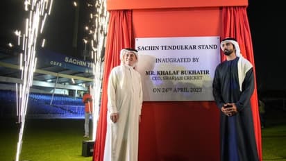 അമ്പതാം പിറന്നാള് ദിനത്തില് ഷാര്ജ ക്രിക്കറ്റ് സ്റ്റേഡിയത്തില് സച്ചിന് ടെന്ഡുല്ക്കര് സ്റ്റാന്ഡ്