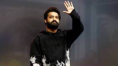 లోకేష్ పాదయాత్రలో జూనియర్ ఎన్టీఆర్ ఫ్లెక్సీల కలకలం...