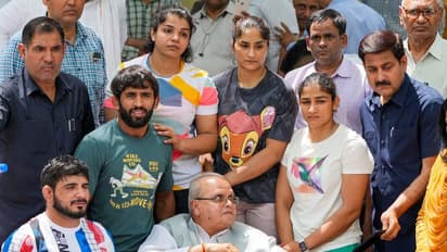 Wrestlers vs WFI: Former Jammu and Kashmir Governor saddened with athletes fighting for justice on streets