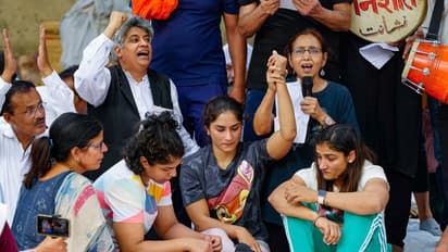 బ్రిజ్భూషణ్పై లైంగిక వేధింపుల ఆరోపణలు.. అథ్లెట్లు రోడ్లెక్కడం ఆందోళనకరం : రెజ్లర్ల నిరసనపై అభినవ్ బింద్రా