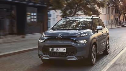 குடும்பத்தோட பயணிக்க இதுதான் பெஸ்டு சாய்ஸ்... அசத்தும் சிட்ரான் சி3 ஏர்கிராஸ் கார்!