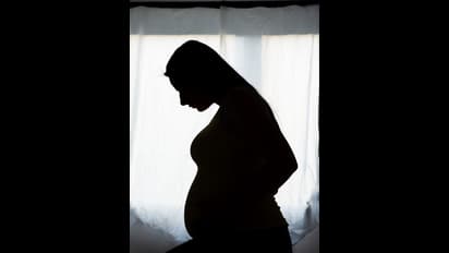 గుజరాత్ హైకోర్టులో మనుస్మృతి ప్రస్తావన.. ‘మైనర్లుగా ఉన్నప్పుడే గర్భం దాల్చేవారు’