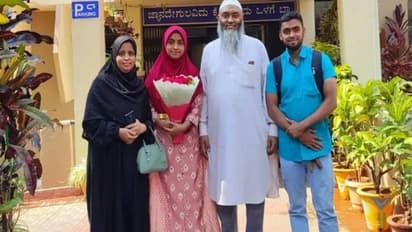 ஹிஜாப் சர்ச்சையை எதிர்கொள்ளும் தப்சும் ஷேக்.. 12-ம் வகுப்பு மனிதநேய பாடத்தில் முதலிடம்..