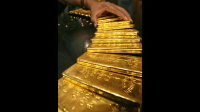 వార్నీ.. రూ. 2వేల కోసం 27 బంగారు కడ్డీలు స్మగ్లింగ్.. బంగ్లాదేశ్ నుంచి భారత్ లోకి.. 
