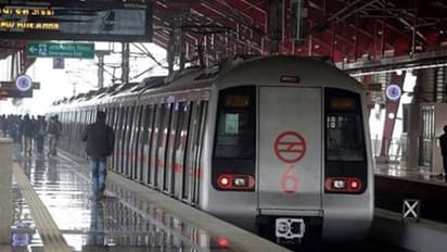 Here are 5 ways to survive a train accident, check them out