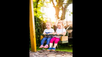 ஆச்சரியம்! ஊஞ்சல் ஆடுவதில் இவ்வளவு நன்மைகள் இருக்கா? மிஸ் பண்ணிடாதீங்க..!!