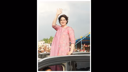 என் சகோதரரை பார்த்து கற்றுக்கொள்ளுங்கள்! பிரதமருக்கு பிரியங்கா காந்தி அட்வைஸ்