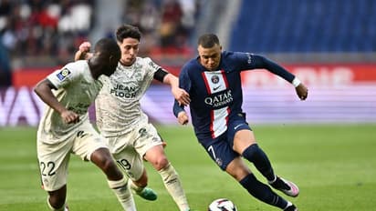 ഫ്രഞ്ച് ലീഗില് പി എസ് ജിക്ക് നാണംകെട്ട തോല്വി, പ്രീമിയര് ലീഗില് സിറ്റിക്ക് ജയം