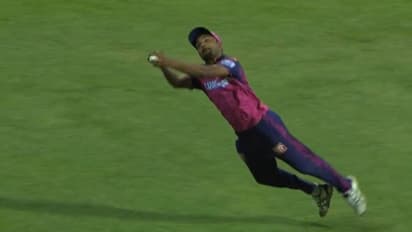 'സൂര്യനെ' കൈക്കുമ്പിളിലൊതുക്കി സന്ദീപ് ശര്മ; സന്തോഷംകൊണ്ട് തുള്ളിച്ചാടി സഞ്ജു-വീഡിയോ