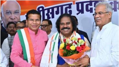 ഛത്തീസ്ഗഡിൽ ബിജെപിക്ക് അപ്രതീക്ഷിത പ്രഹരം, മുൻ സംസ്ഥാന അധ്യക്ഷൻ കോൺഗ്രസിൽ, സ്വീകരിച്ച് മുഖ്യമന്ത്രി
