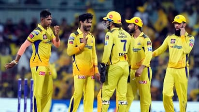 ധോണിക്ക് ശേഷം ചെന്നൈ സൂപ്പര് കിംഗ്സ് നായകനാവാന് അവനെക്കാള് മികച്ചൊരു താരമില്ലെന്ന് വസീം അക്രം