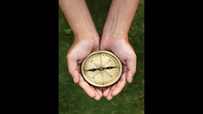 Vastu Tips: ರಾಶಿ ಪ್ರಕಾರ ಮನೆಯಲ್ಲಿ ಈ ವಸ್ತು ಇರಿಸಿ, ಹಣದ ಕೊರತೆ ಎಂದಿಗೂ ಇರೋಲ್ಲ!