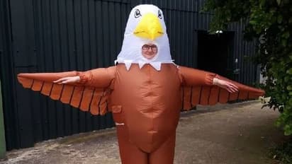 കടൽപ്പക്ഷികളെ പേടിപ്പിച്ച് തുരത്തണം, ജോലിക്ക് ആളെ തിരഞ്ഞ് മൃഗശാല