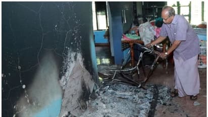 പാതിരാത്രിയിൽ ഇടിമിന്നൽ; ചെന്നിത്തലയിലെ വീടിന്റെ ഒന്നാം നിലയിൽ തീ പിടിച്ചു, വീട്ടുകാർ അറിഞ്ഞത് രാവിലെ