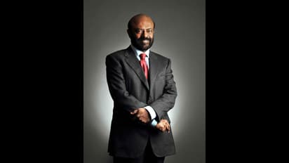 ரூ.2.07 லட்சம் கோடி சொத்து.. தினமும் நன்கொடை மட்டும் ரூ.3 கோடி.. நாட்டின் மிகப்பெரிய பணக்காரர் பற்றி தெரியுமா?