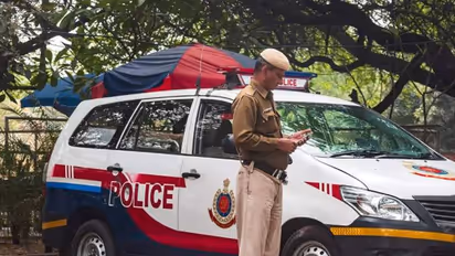 തമാശ കാര്യമായി; ഒരുമിച്ച് താമസിച്ചിരുന്ന വിദ്യാർത്ഥികൾ നാലാം നിലയിൽ നിന്ന് ജനലിലൂടെ താഴേക്ക് വീണ് മരിച്ചു