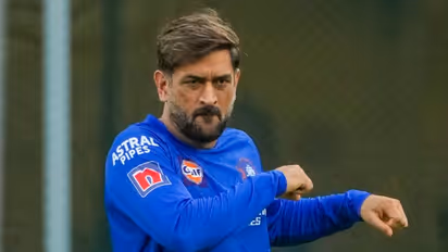 ഇങ്ങനെയൊന്നും പോയാല് പറ്റില്ല; തന്റെ ബൗളര്മാര്ക്ക് മുന്നറിയിപ്പുമായി എം എസ് ധോണി