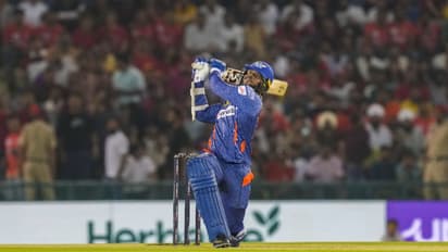 ലഖ്നൗവിന് മൂന്നടി അടി കൊടുത്ത് ചെന്നൈ; ഗോള്ഡന് ഡക്കായി ക്യാപ്റ്റന് ക്രുനാല്