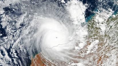 മോഖ ചുഴലിക്കാറ്റ് അതി തീവ്ര ചുഴലിക്കാറ്റായി; ഞായറാഴ്ചയോടെ ബംഗ്ലാദേശ്-മ്യാൻമാർ തീരം തൊടും, കേരളത്തിലും മഴ 