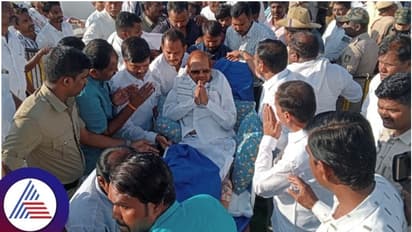 ಅಪಘಾತಗೊಂಡು ಆಸ್ಪತ್ರೆ ಸೇರಿದರೂ, ಆಂಬುಲೆನ್ಸ್‌ನಲ್ಲಿ ಬಂದು ಪ್ರಚಾರ ಮಾಡಿದ ಬಾಬುರಾವ್ ಚಿಂಚನಸೂರು!