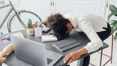 Here are 8 tell-tale signs of burnout at work you should not neglect