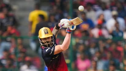 ‍ഡല്‍ഹിക്കെതിരെ ബാംഗ്ലൂരിന് ടോസ്, കേദാര്‍ ജാദവ് ടീമില്‍; ഡല്‍ഹി നിരയില്‍ സൂപ്പര്‍ പേസറില്ല, 