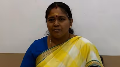 'ഗഡ്‌കരി കൊടുത്ത റോഡിൽ നിന്ന് റിയാസ് സെൽഫിയെടുത്ത് പോസ്റ്റ് ചെയ്യുന്നു': വിമ‍ർശിച്ച് ശോഭ സുരേന്ദ്രൻ