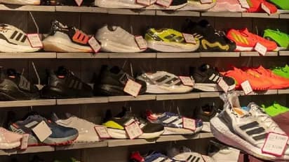 10 ലക്ഷം രൂപയുടെ ഷൂ മോഷ്ടിച്ചു, എല്ലാം വലതുകാലിന്റേത്, കള്ളന്മാർക്ക് പറ്റിയ അബദ്ധം!