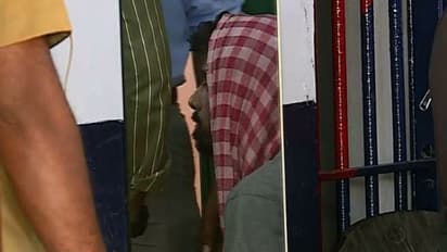 എലത്തൂർ ട്രെയിൻ തീവയ്പ്പ് കേസ്: ഷാരൂഖ് സെയ്ഫിയെ എൻഐഎ ഷൊർണൂരിലെത്തിച്ച് തെളിവെടുത്തു