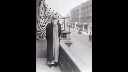 Here are 7 most popular Rabindranath Tagore songs that you can check out