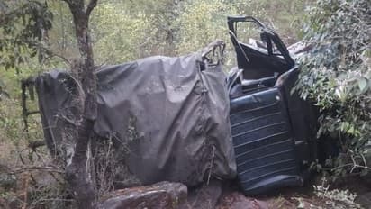 జమ్మూకాశ్మీర్ లోని పూంచ్ లోయలో పడ్డ బీఎస్ఎఫ్ వాహనం.. ఒకరు మృతి