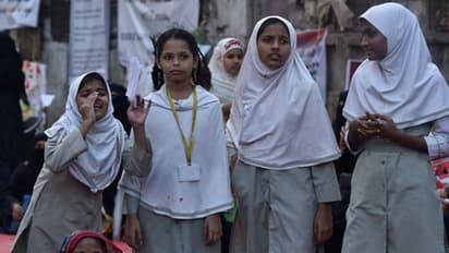 മുസ്ലിം വിദ്യാര്ത്ഥികളുടെ കൊഴിഞ്ഞുപോക്ക് കൂടുന്നു; നിഖാബ്, ചെറുപ്രായത്തിലെ വിവാഹമടക്കം നിരവധി കാരണങ്ങള്