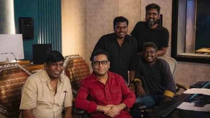 స్టార్ సీనియర్ కమెడియన్ ను సింగర్ ని చేసిన రెహమాన్ ..