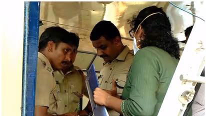 താനൂരിൽ അപകടത്തിൽ പെട്ട ബോട്ടിൽ ഫോറൻസിക് പരിശോധന; ദുരന്തത്തില് പൊലിഞ്ഞത് 22 ജീവനുകള്