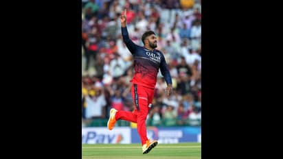 ಮುಂಬೈ ಎದುರು ಮುಗ್ಗರಿಸಿದ ಆರ್ಸಿಬಿ..! RCB ಮ್ಯಾನೇಜ್ಮೆಂಟ್ ರೋಸ್ಟ್ ಮಾಡಿದ ನೆಟ್ಟಿಗರು