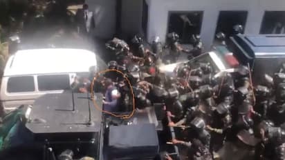 Imran Khan Arrested: பாகிஸ்தான் முன்னாள் பிரதமர் இம்ரான் கான் கைது; இஸ்லாமாபாத்தில் 144 தடை உத்தரவு!!