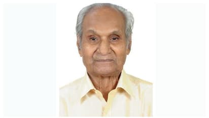 പ്രശസ്ത കലാകാരനായ പി കെ ജി നമ്പ്യാർ അന്തരിച്ചു