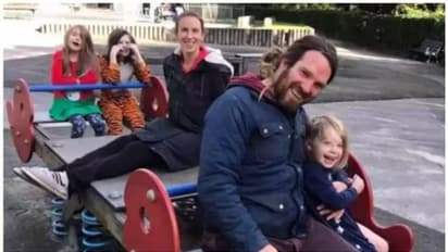 ഇംഗ്ലണ്ടില് നിന്നൊരു അണ്സ്കൂളിംഗ്; 'എഴുത്തും വായനയും എപ്പോള് വേണമെന്ന് അവര് പറയുന്നുവോ അന്ന് പഠിപ്പിക്കും